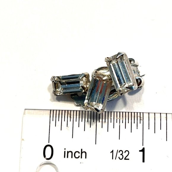 Vintage WEISS Emerald Cut Rhinestone Silver Tone Brooch and Clip-on Earrings Set - Picture 9 of 9